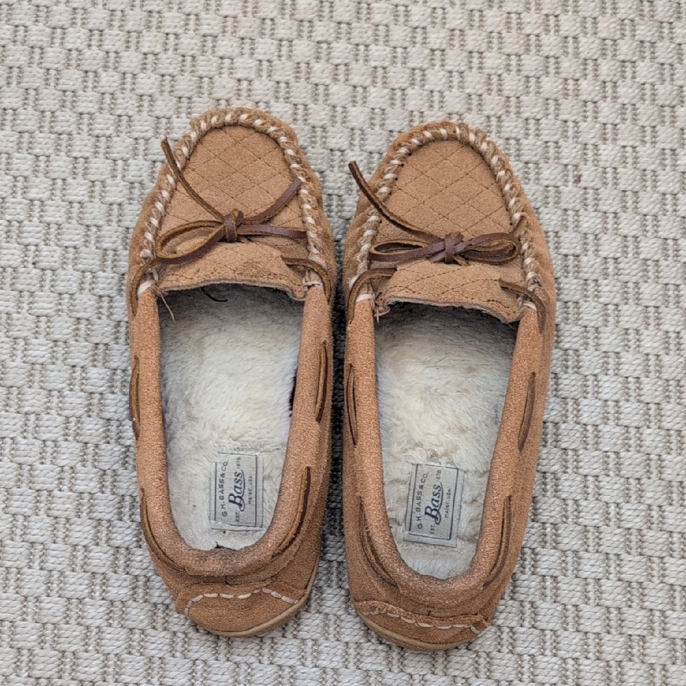 GH Bass Moccasin Slippers Sz 7